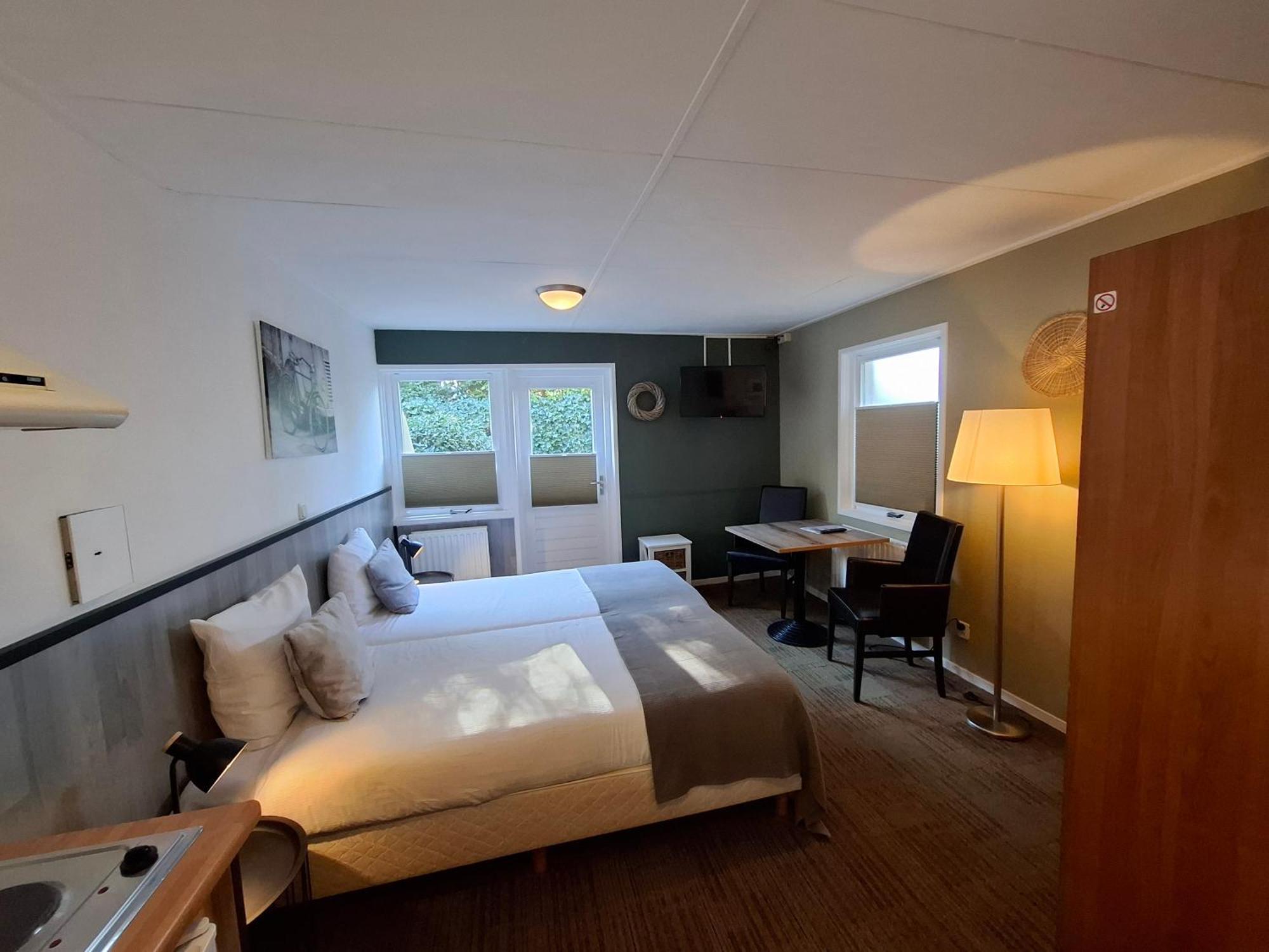 Hotel Randduin Oostkapelle Luaran gambar